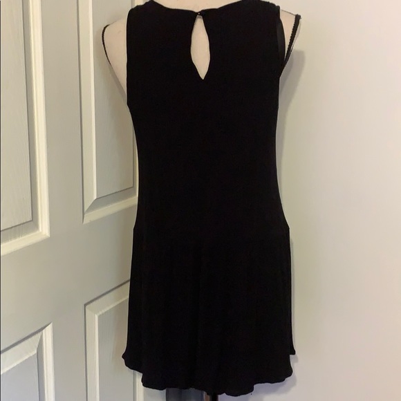 Forever 21 Black Lined Floral Detail Sleeveless Dress - Picture 3 of 9